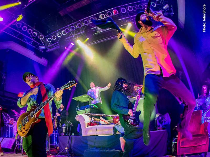 Maglietta Thievery Corporation – Band Rock – Cotone Leggero, Vestibilità Regular – Taglie Dalla S Alla XXXL